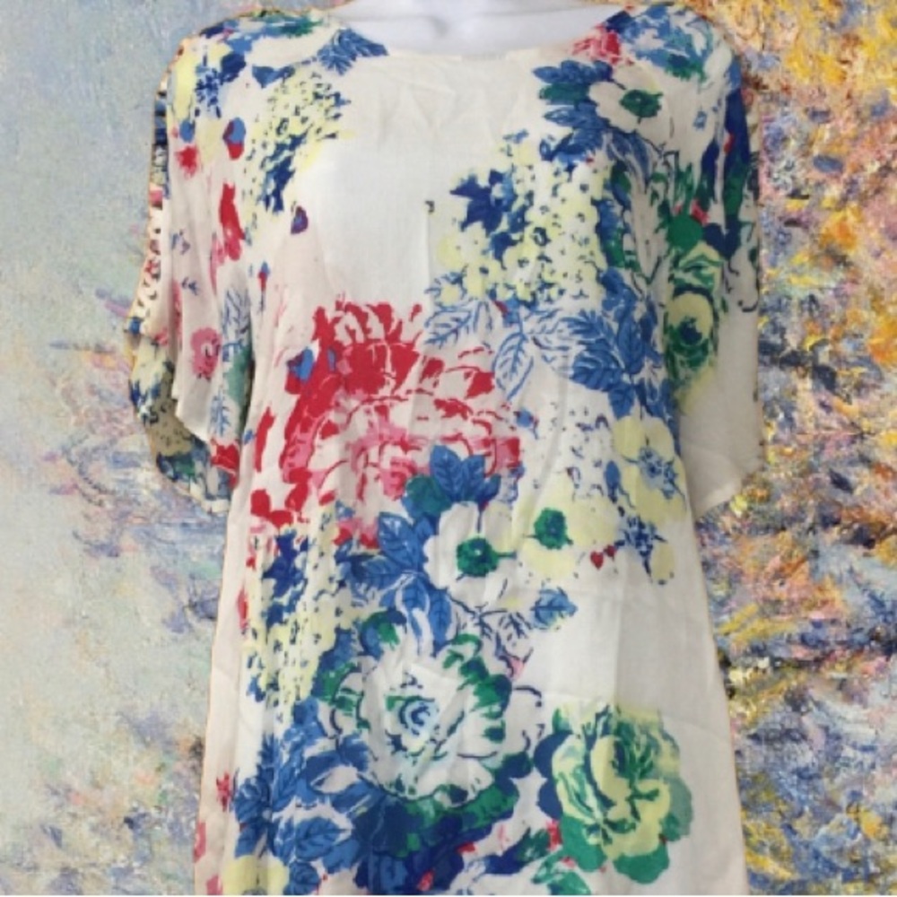 New White Floral Top with cutout sleeve details